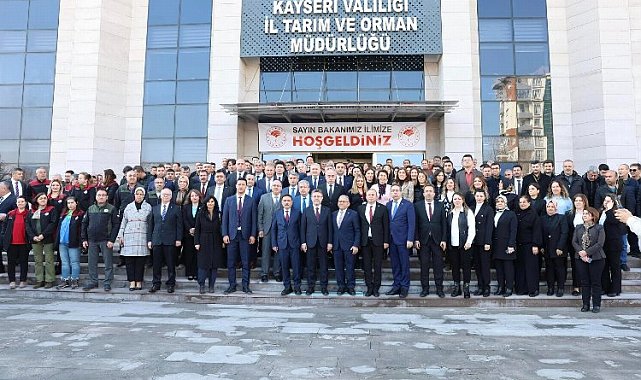 Bakan Yumaklı ve Başkan Büyükkılıç, bölgenin en büyük tarım fuarını ziyaret etti