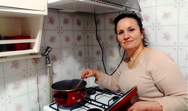 Balkan göçmeni Yeniel mutfaktan muhtarlığa koşuyor