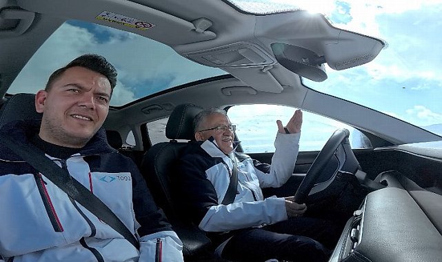 Başkan Büyükkılıç, TOGG ile pistlerin tozunu attırdı