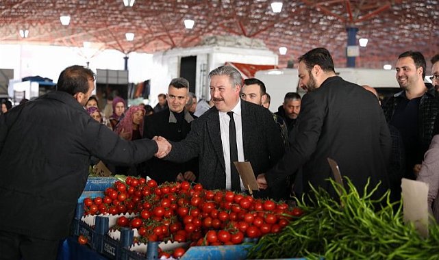 Başkan Palacıoğlu, Yıldırım Beyazıt Pazar Yerinde ilgiyle karşılandı