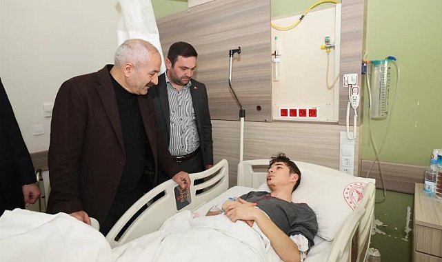 Büyükgöz'den hastalara moral ziyareti