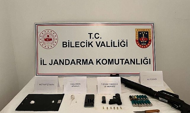 Dur ihtarına uymayan araçta uyuşturucu madde ele geçirildi