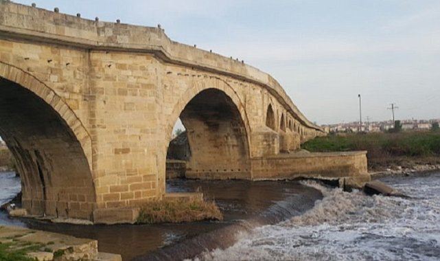 Edirne'nin simgesi tarihi Uzunköprü'de restorasyon çalışması sürüyor…