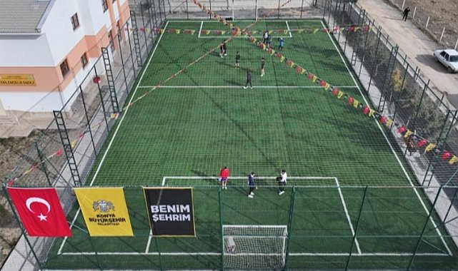 Ereğli'ye 8 halı saha kazandırıldı