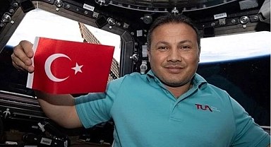 Türkiye'nin ilk astronotu Alper Gezeravcı, Dünya'ya iniş yaptı