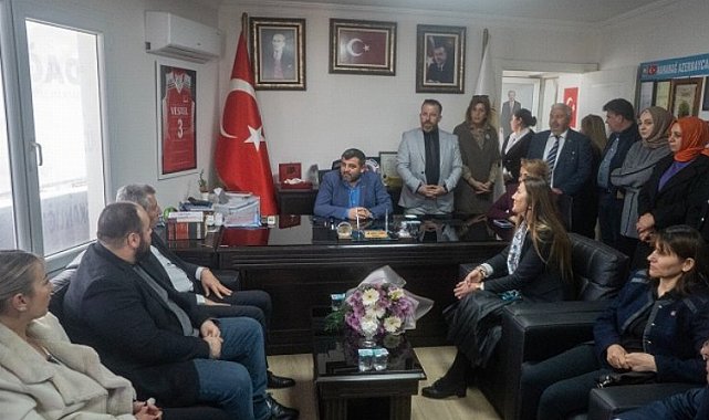 Güzelbahçe'de parti bayrakları asılmayacak