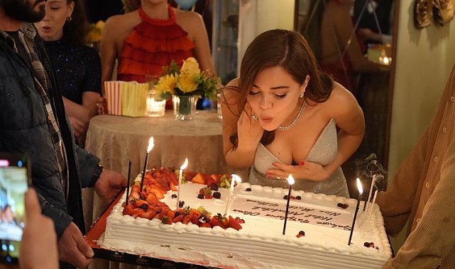 Hilal Altınbilek'e sürpriz doğum günü