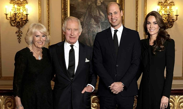 Kate Middleton dinlenmeye çekildi, Camilla ilk kez ailesini temsil etti