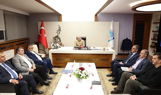 Kayseri Büyükşehir kurmaylarının gece mesaisi