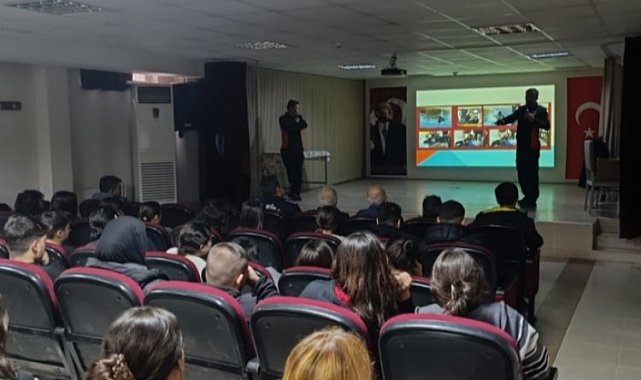 Salihli'de öğrencilere itfaiyecilik tanıtıldı