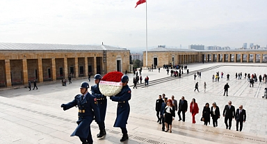 TADF liderlerinden Anıtkabir ziyareti: Atatürk'e saygı ve minnet ifade edildi