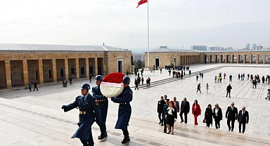 TADF liderlerinden Anıtkabir ziyareti: Atatürk'e saygı ve minnet ifade edildi