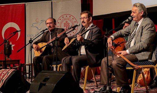 Van'da âşıklar şenliği düzenlendi