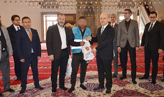 Yükümlülerden örnek davranış: Konya camilerini temizlediler