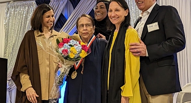 Chicago Müslüman Toplumundan Dr. Shakeela Hassan'a ömür boyu başarı belgesi