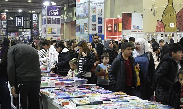 Kitap tutkunları Bursa'ya akın ediyor