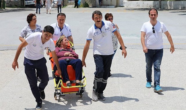 Muğla'da Büyükşehir ekipleri vatandaşları sandığa götürecek