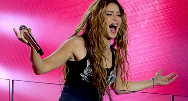 Sürpriz konseriyle fırtına gibi esti: Shakira Times Meydanı'nı salladı!