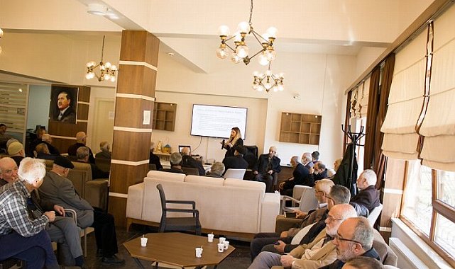 Vefa Konağı sakinlerine akılcı ilaç kullanımı anlatıldı