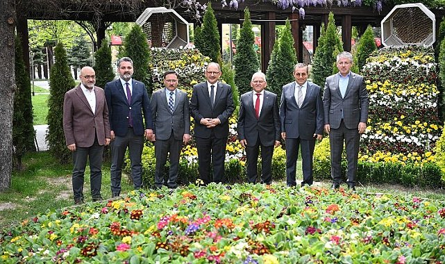 Bakan Özhaseki'den Büyükkılıç'a ziyaret
