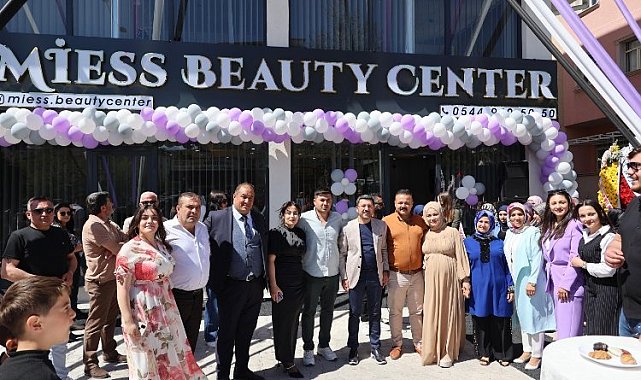 Başkan Arı, iş yeri açılışına katıldı