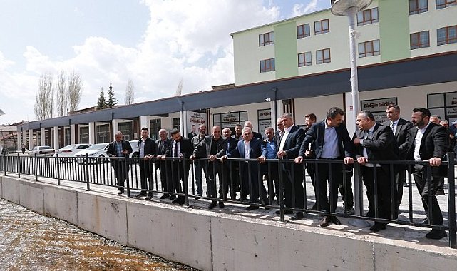 Başkan Büyükkılıç, Pınarbaşı'da KAYMEK kursiyerleri ve  esnaf ile buluştu
