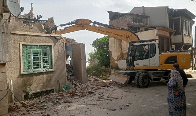  Bursa Osmangazi'de metruk bina talimatı