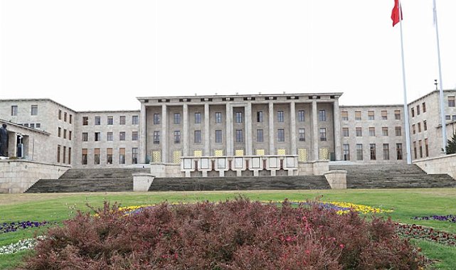 Büyük Meclis'te mesai yeniden başlıyor