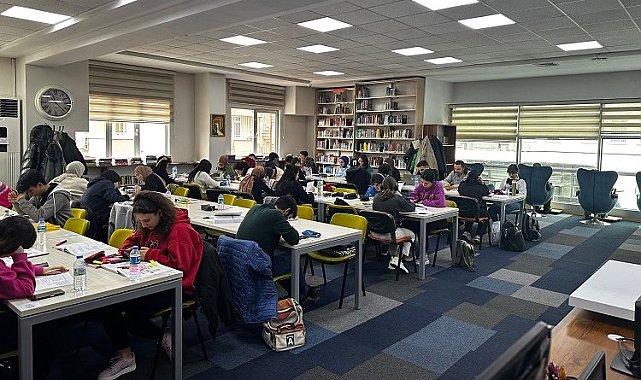 Büyükkılıç: "Kütüphanelerimizle bugünümüzü ve yarınlarımızı ihya ediyoruz"