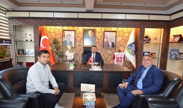 İzmir Afyonkarahisar Derneklerinden Başkan Adnan Öztaş'a ziyaret