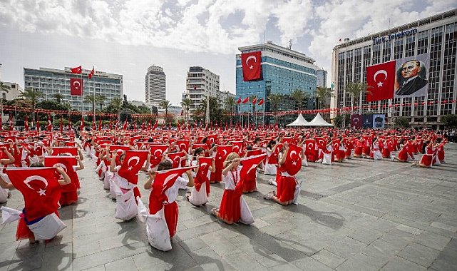 İzmir'de 23 Nisan coşkusu kentin dört bir yanını saracak
