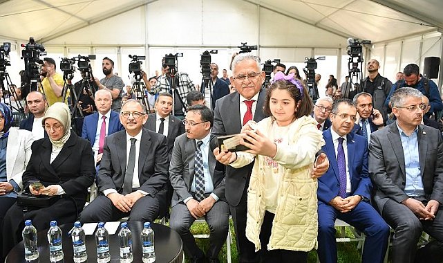 Kayseri'de Kitap Fuarı'na renkli açılış