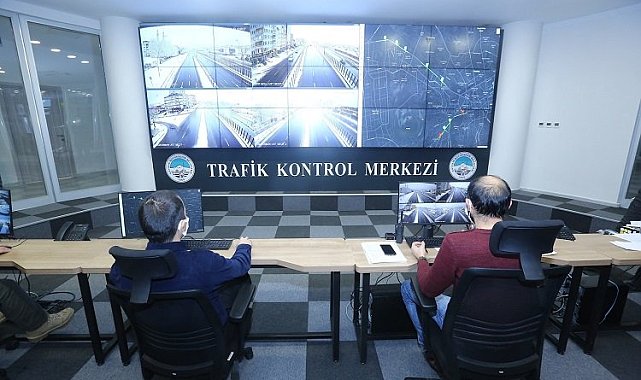 Kayseri'de trafik akışı canlı takip ediyor