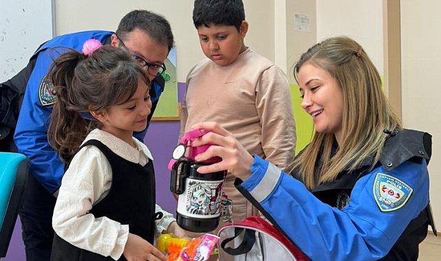 Keşan Polisi'nden otizmli çocuklara hediye