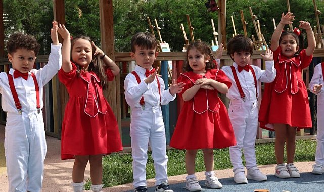 Nilüferl'de miniklerden renkli gösteriler
