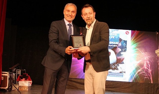 Uluslararası Aktivist Sanatçılar Birliği'nden "AHMET Diker'e onur ödülü
