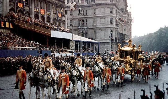 A minute-by-minute remembrance of the Queen's Coronation - English ...