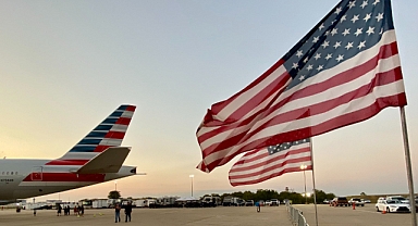 American Airlines'dan Irkçılık: Siyahi Yolcular Uçaktan İndirildi!