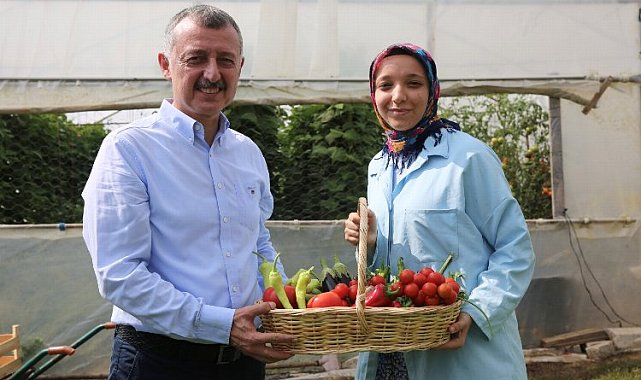 Başkan Büyükakın'dan kadın üreticiye destek