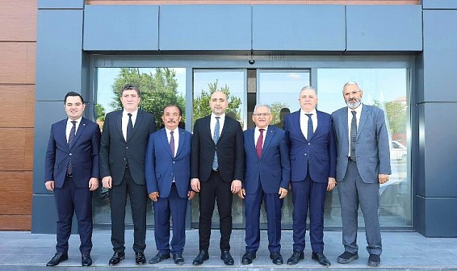 Başkan Büyükkılıç'tan iş dünyasına iade-i ziyaretler