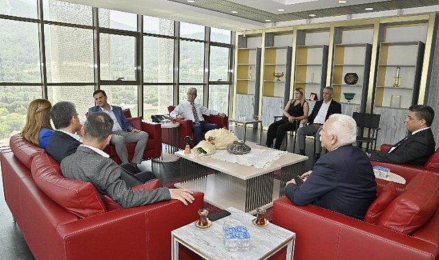 Başkan Zeyrek DİSK heyetini konuk etti