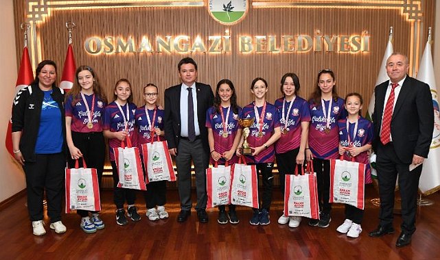 Bursa Osmangazili şampiyonlardan Başkan Aydın'a ziyaret