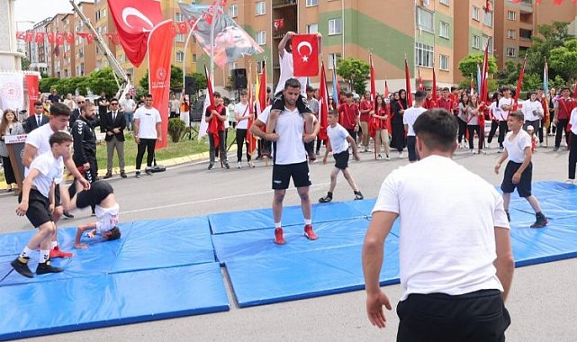 Çayırova'da 19 Mayıs coşkusu