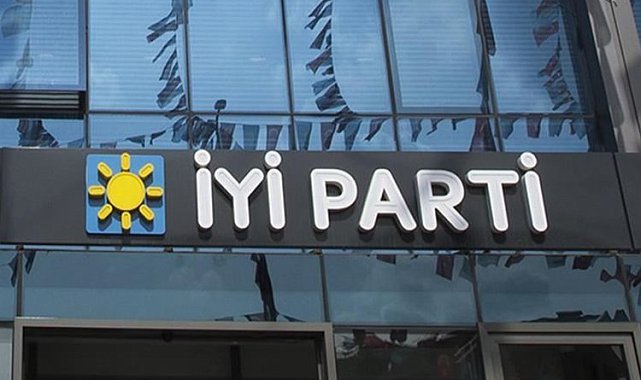 İYİ Parti, 6 ilçede nöbet değişimi yaptı