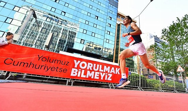 İzmir'in dört yanında bayram coşkusu