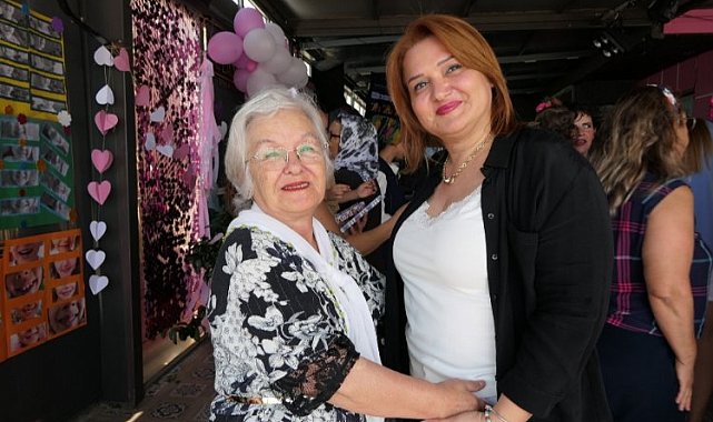 Muğla Marmaris'te çocuklar anneler ve ninelerle buluştu
