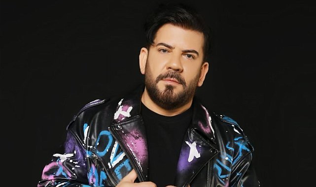 Öğrencileri için müzik yapıyor