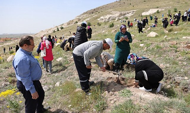 Selçuklu'da fidanlar toprakla buluştu