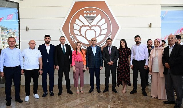 Başkan Er: "AK Parti ailesi olarak dimdik ayaktayız"