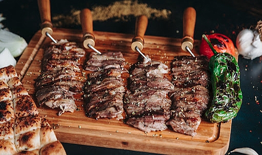 Cağ Kebabı İlk Kez ABD'de: Kebap Lounge, Paterson'da Açılıyor!